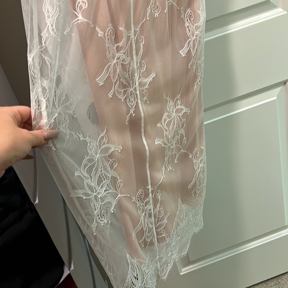Cinq a sept lace nude dress - Picture 13 of 16